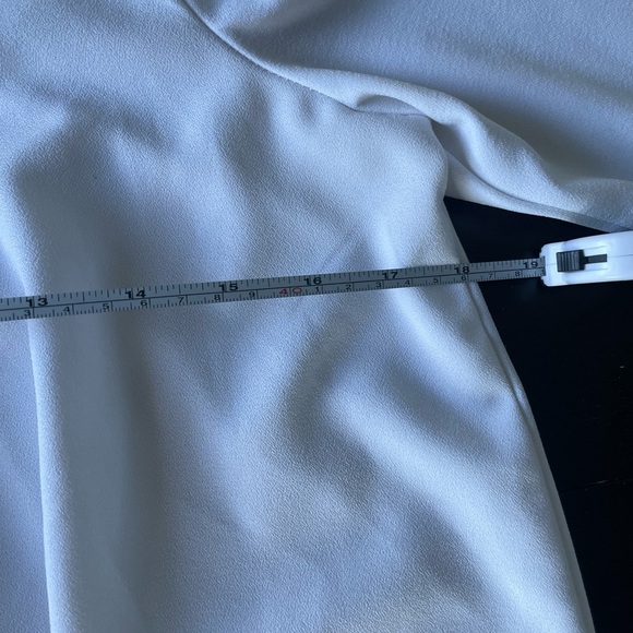 Avon Signature Collection White Lace Cold Shoulder Top / blouse in small petite - Picture 9 of 12